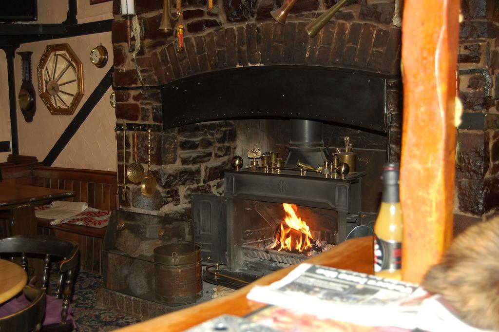 The Mitre Inn Witheridge Buitenkant foto