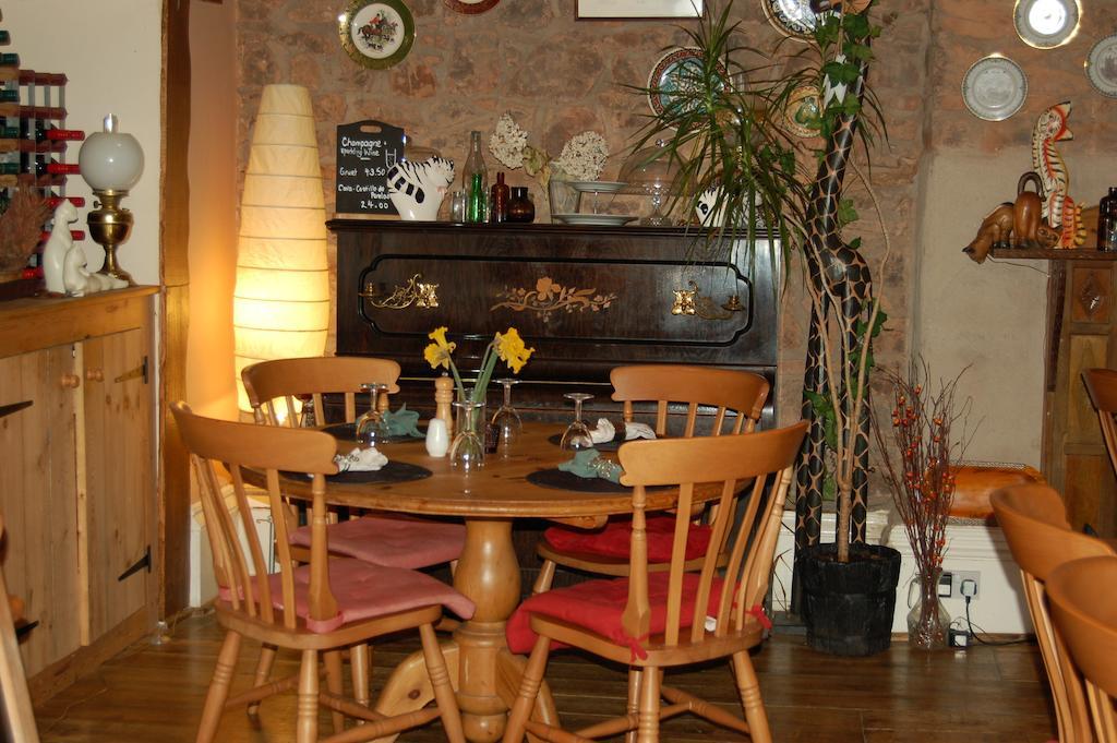 The Mitre Inn Witheridge Buitenkant foto