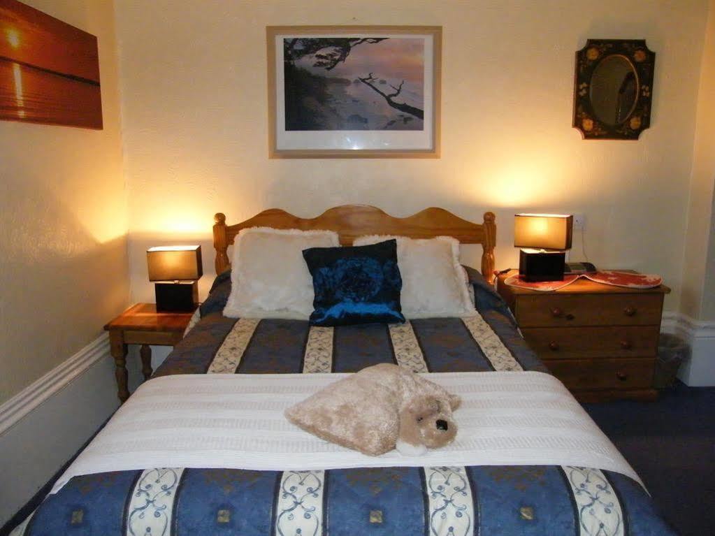 The Mitre Inn Witheridge Buitenkant foto