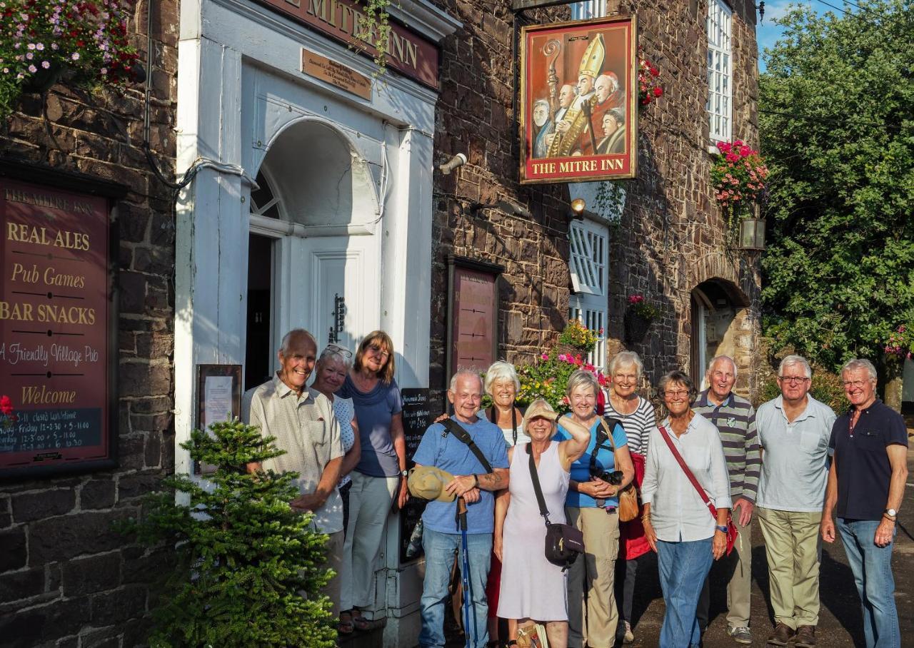 The Mitre Inn Witheridge Buitenkant foto