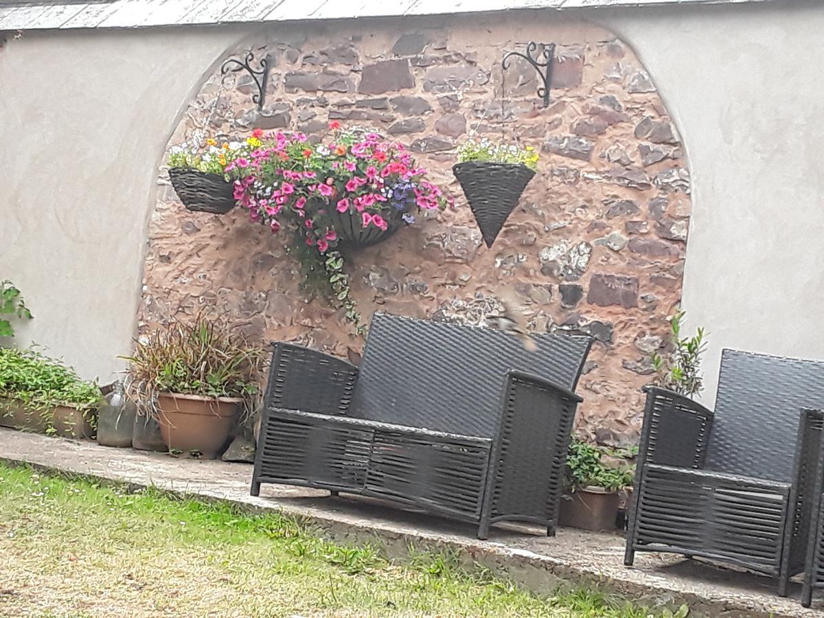 The Mitre Inn Witheridge Buitenkant foto